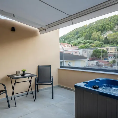 La Vue, For Living *